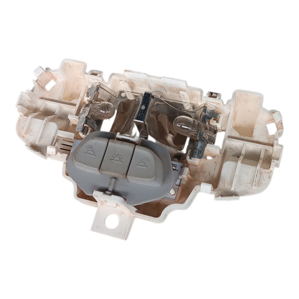 Luz De Teto Cortesia Chevrolet Tracker Onix 2024 1