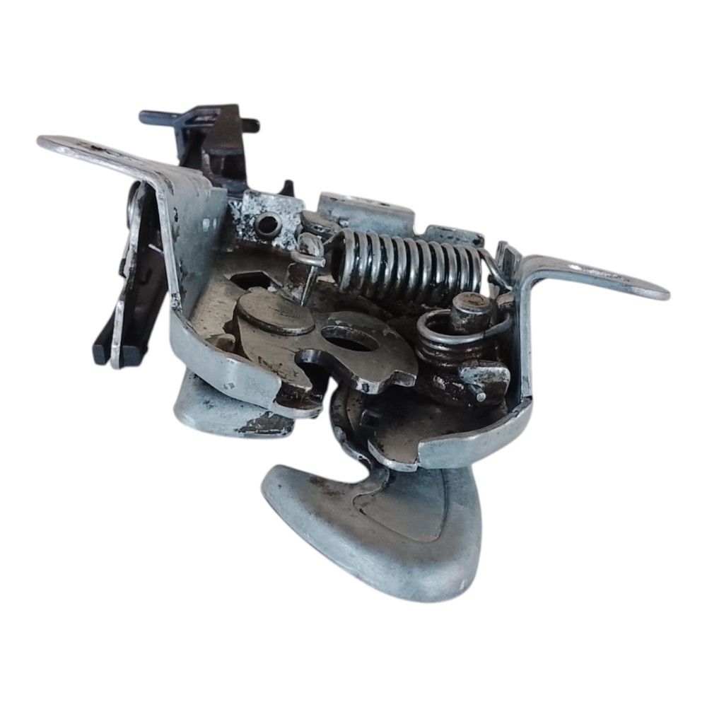 Fechadura do capô Fiat Strada 2008 3