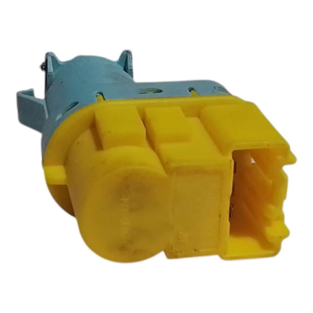 Interruptor Luz De Freio Fiat Mobi 2015 2020 3