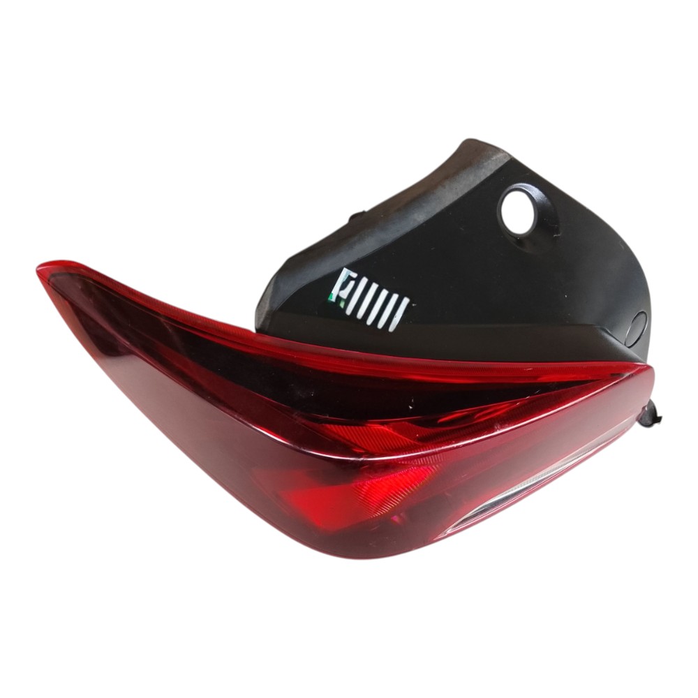 Laterna Chevrolet Onix 2022 Traseira L E 3