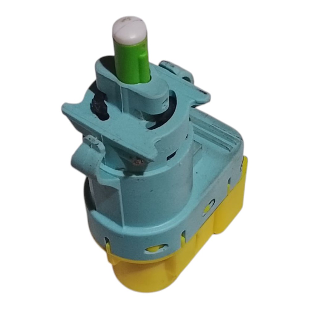 Interruptor Luz De Freio Fiat Mobi 2015 2020 4