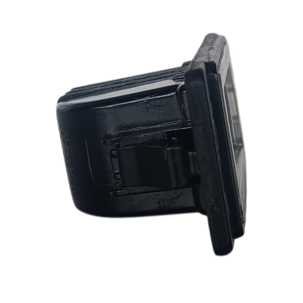 Lanterna Luz De Placa Chevrolet Tracker 2023 2024 3