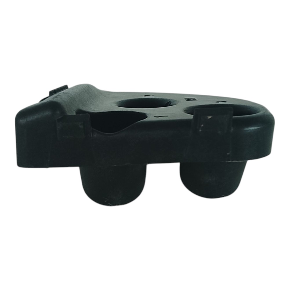 Suporte Lanterna Traseira Direita Gm Tracker 2022 2023 3