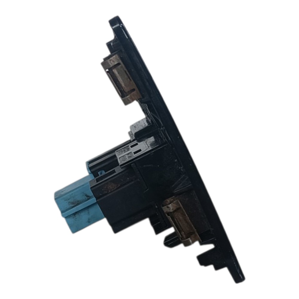 Botão Interruptor Pisca Alerta C/moldura Vw Polo 2021 Preto 3