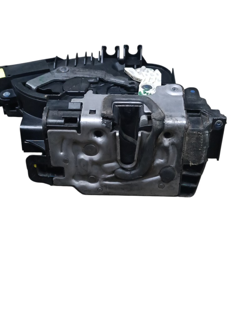 Fechadura porta dianteira direit Mercedes c180 c200 2015 3
