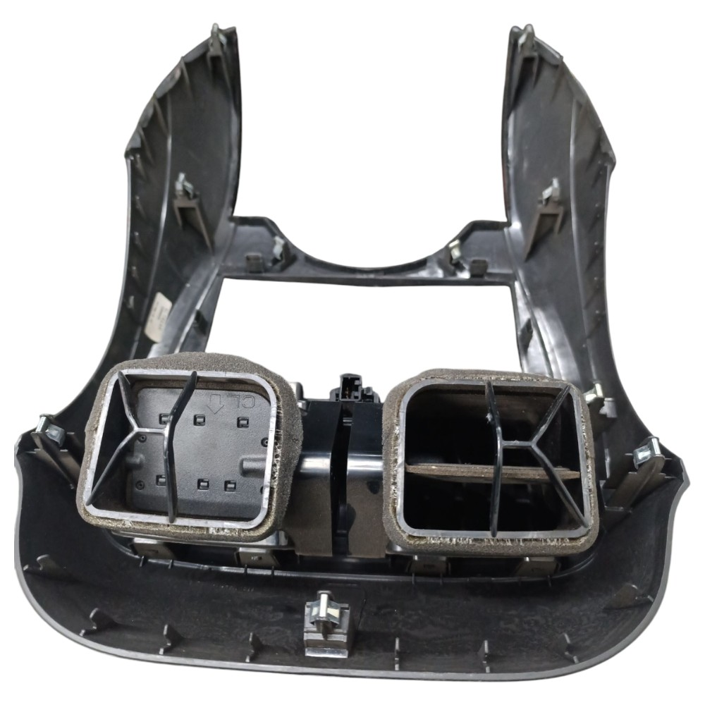 Moldura Central Com Difusor De Ar E Pisca Nissan Versa 2018 7