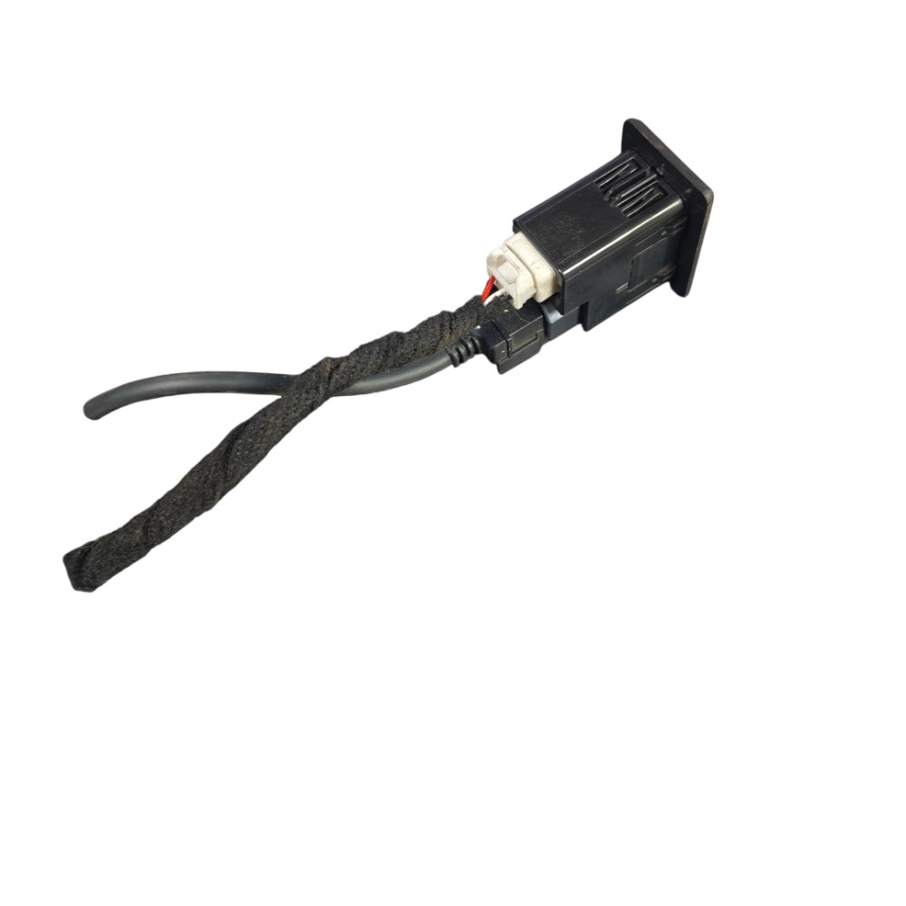 Entrada Usb C/Chicote Nissan Kicks 2016 2020 2