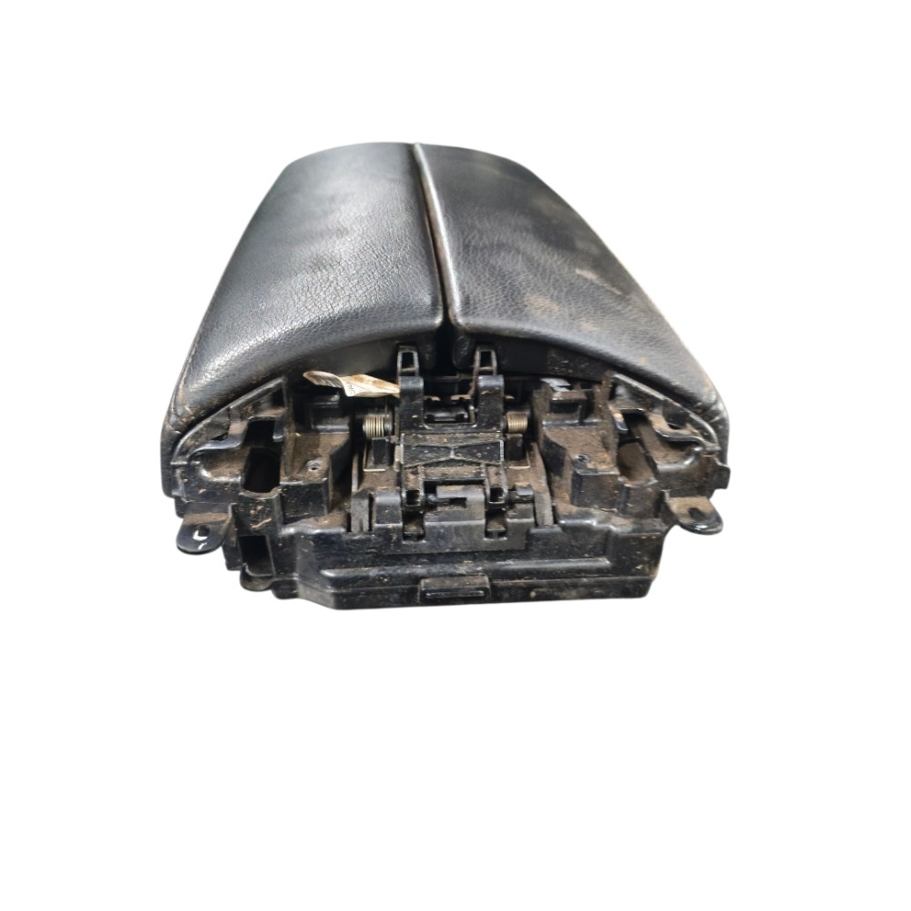Apoio de Braço console central GLC 250 2016 2019 4