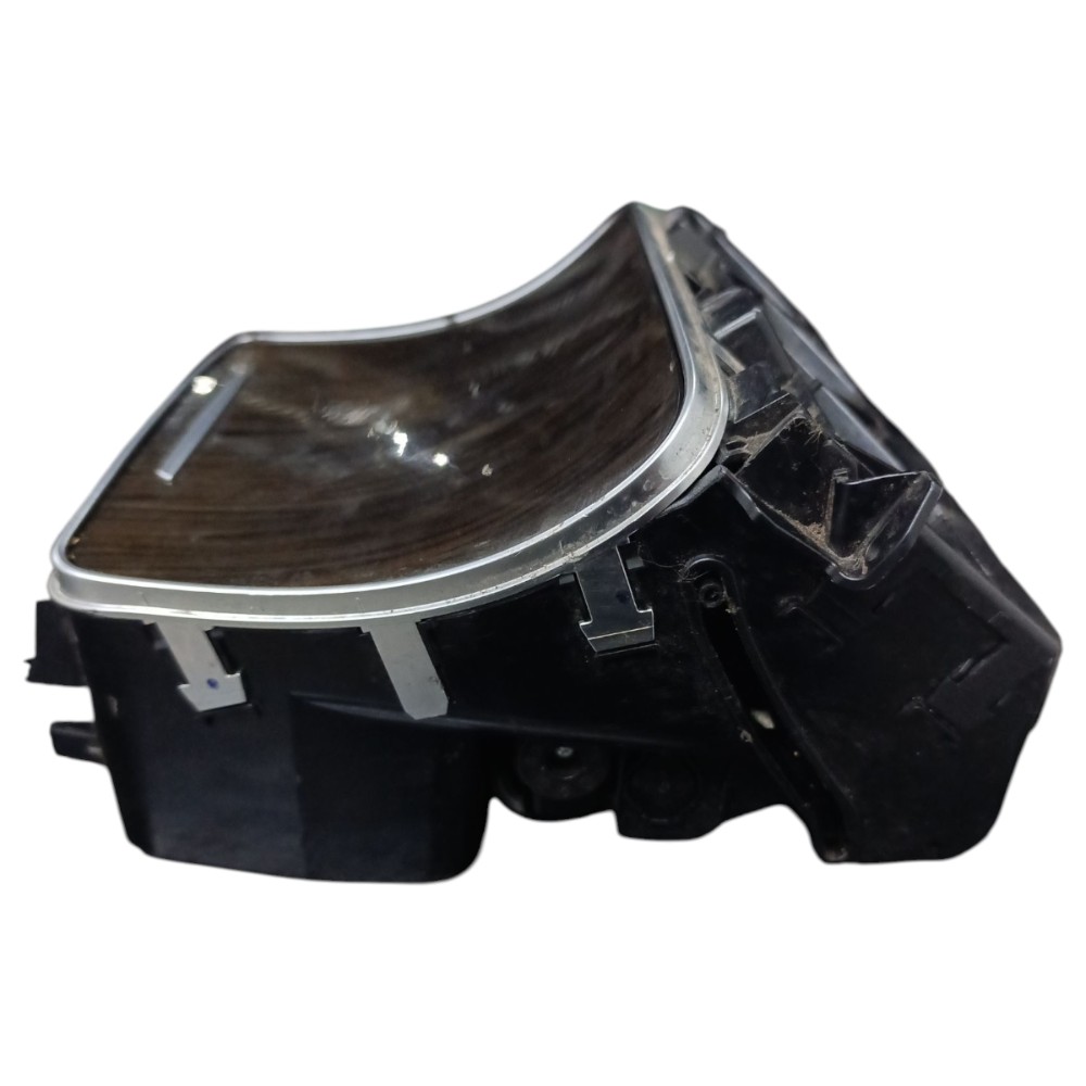 Porta objetos console central Mercedez CLC200 2010 4