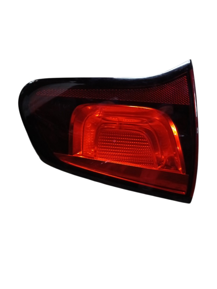 Lanterna da tampa traseira esquerd Citroen C3 2016