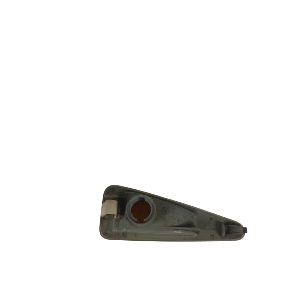 Pisca Paralama Direito Lateral L Renault Sandero 2012 A 2014 4
