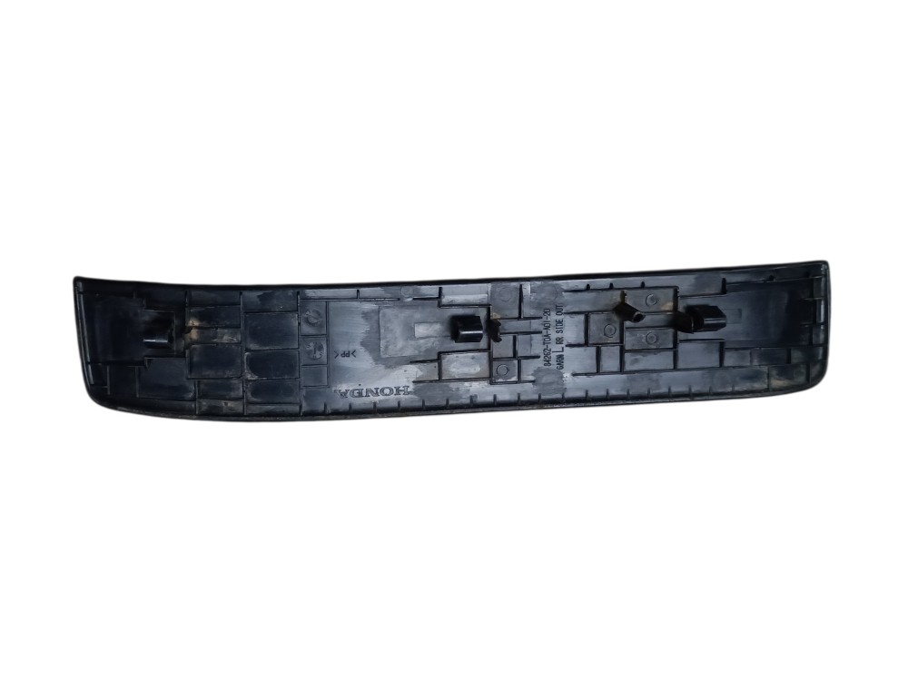 Acabamento porta traseira esquerd Honda CRV 2013 2