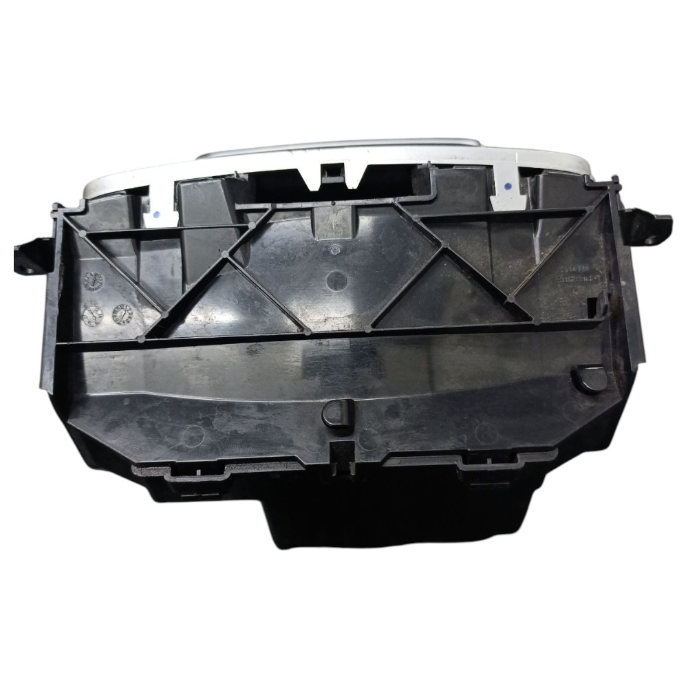 Porta objetos console central Mercedez CLC200 2010 5