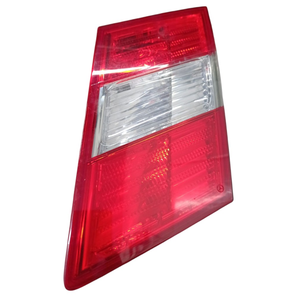 Lanterna Tampa Traseira Lado Direit Mercedes Clc200 2010 Vermelho E Transparente