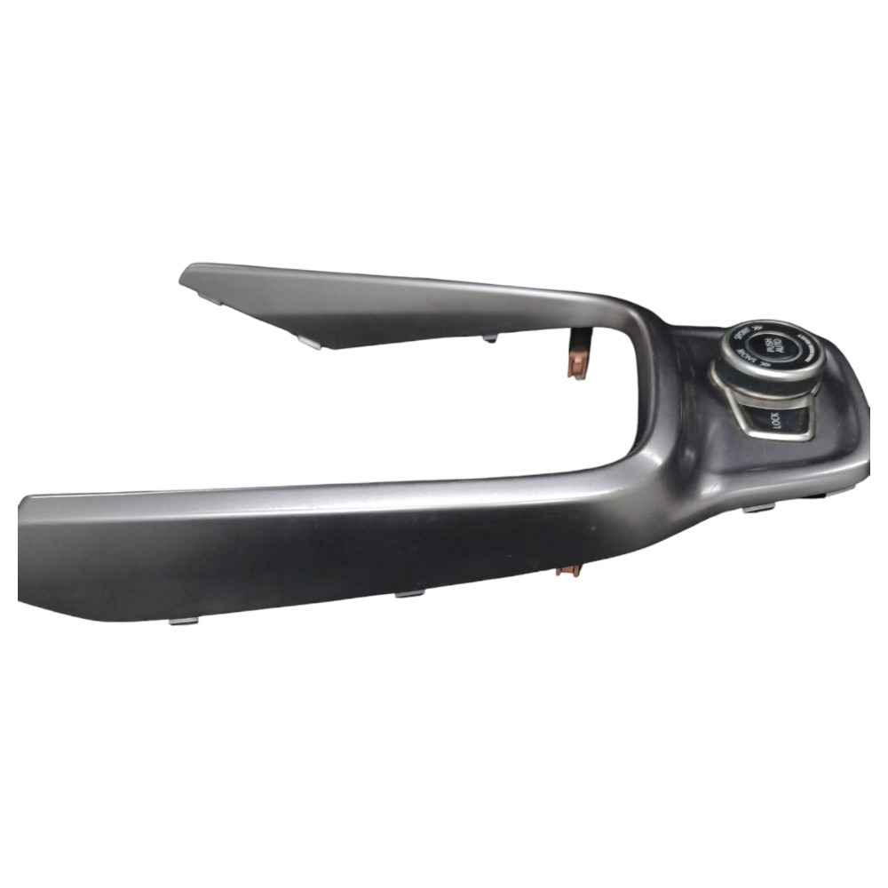 Acabamento Console central Suzuki Vitara 2021 7
